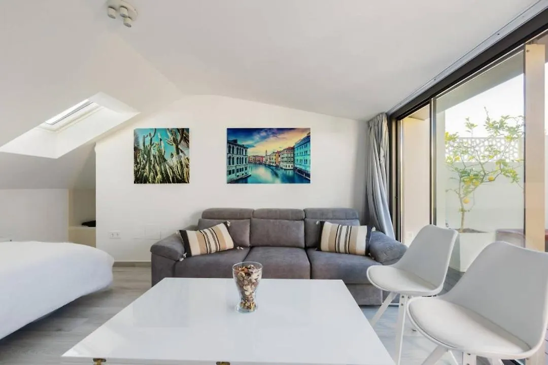 Minty Stay - La Merced Atico Duplex Malaga Spain
